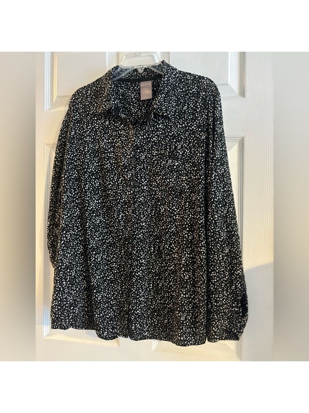 White Stag Black and White Blouse Abstract Dot Design Convertible Sleeve Sz XL
